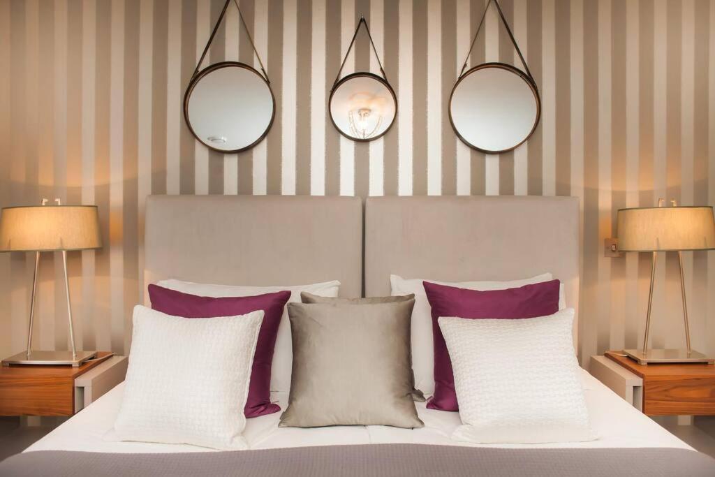 Stylish And Central Two Bedroom & Two Bathroom Apartment With Free Parking Extérieur photo