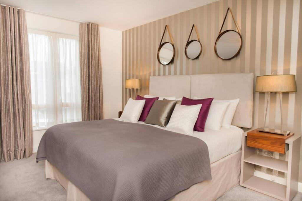 Stylish And Central Two Bedroom & Two Bathroom Apartment With Free Parking Extérieur photo