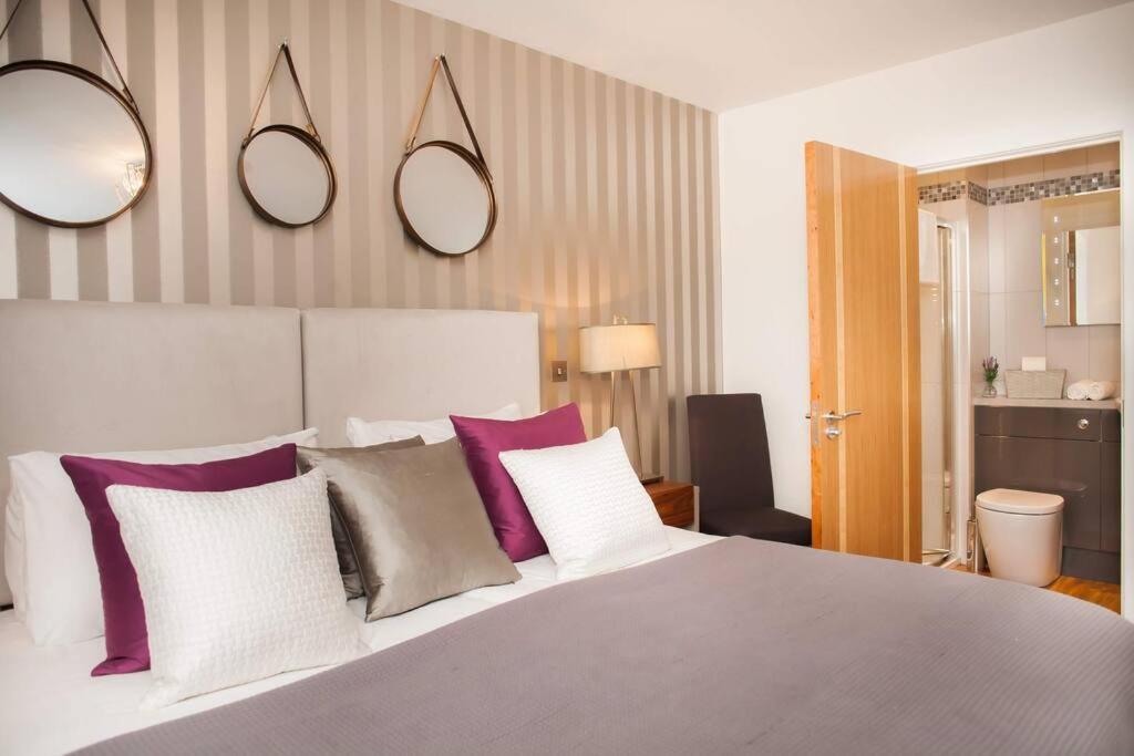 Stylish And Central Two Bedroom & Two Bathroom Apartment With Free Parking Extérieur photo
