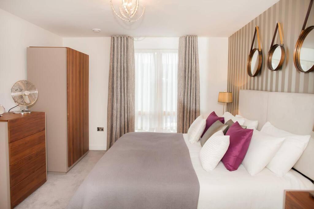 Stylish And Central Two Bedroom & Two Bathroom Apartment With Free Parking Extérieur photo