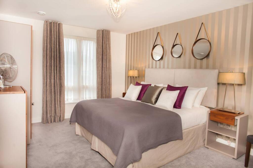 Stylish And Central Two Bedroom & Two Bathroom Apartment With Free Parking Extérieur photo